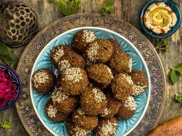 Kuhajmo z Abifalafel: priprava falafla