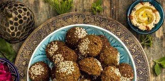 Kuhajmo z Abifalafel: priprava falafla