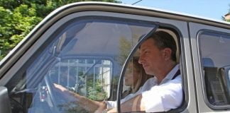 Former Slovenian President Borut Pahor Raises 60,000 Euros for Charity with Sale of his Old Renault 4 BorutPahorKatrca