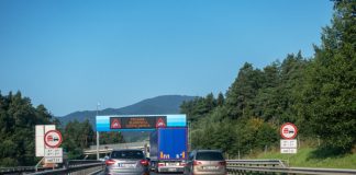 Ko ste za volanom ostanite – za volanom!