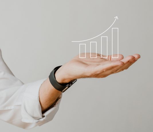 Psst – trženje od ust do ust – Seminar s Tedom Wrightom in Alešem Liscem