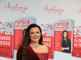 Andreja Jernejčič izdala zvočno knjigo Brez treme na oder