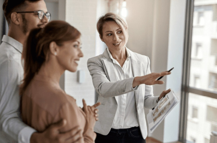 Nepremičninski posrednik