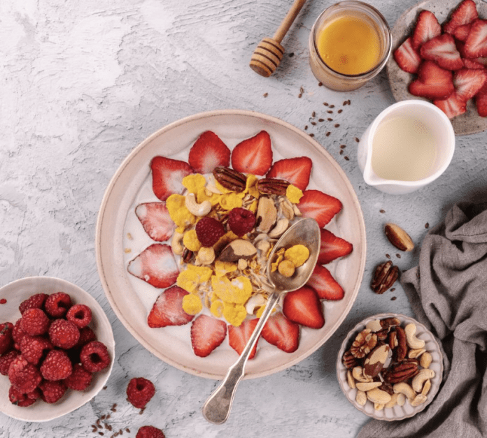 zMuesli granola z oreščki - Hrustek zMuesli granola z oreščki - Hrustek