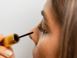 zMuesli Serum za hitrejšo rast trepalnic in obrvi – naravna moč za izrazit pogled Serum za hitrejšo rast trepalnic in obrvi