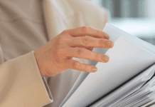 Selling cosmetics in Dubai: why Dubai-specific compliance is the real gateway to the UAE market