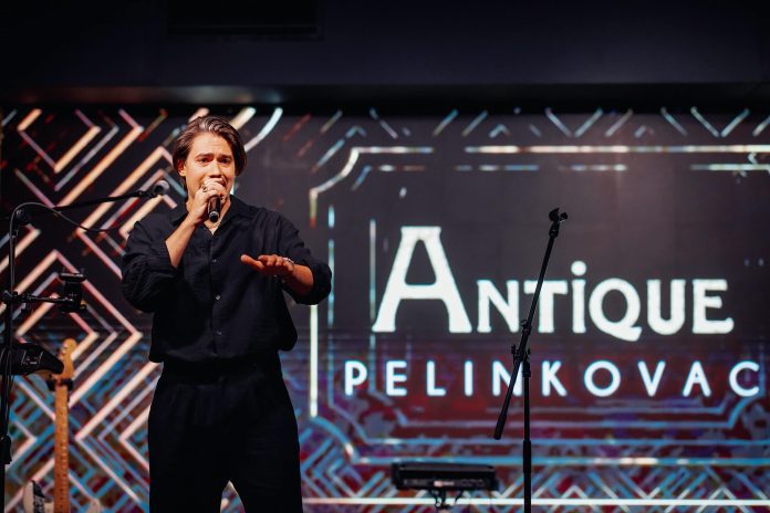Bojan Cvjetićanin v akciji_Antique Party 21.5._FOTO Marko Delbello Ocepek