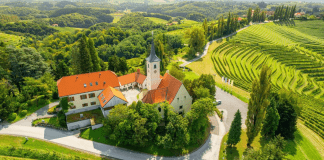 Najlepši kraji v Sloveniji: 2000 idej za izlete, doživetja in skrite kotičke