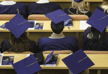 Kako izbrati študij, ki odpira vrata do dobre kariere? Študij na Alma Mater