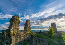 Stari grad Kamnik: pohod, razgled in zgodovina gradu nad mestom