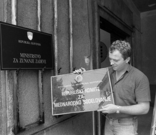 Na muzejski ploščadi občasna razstava Začetki slovenske diplomacije
