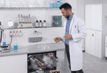 Ko laboratorij ne sme čakati: kako poenostavimo nabavo? Pomivalni stroj za laboratorijsko opremo