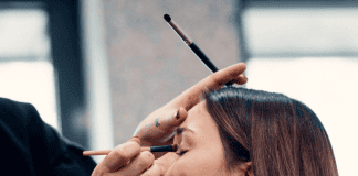 Selling Cosmetics in Canada: Key Regulatory Requirements for Beauty Brands