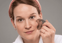 Gua Sha ne deluje? Morda delate eno od teh napak Gua Sha masaža obraza
