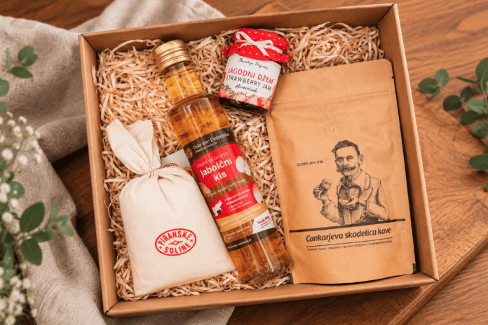 Darilni paket Domači okusi Slovenije